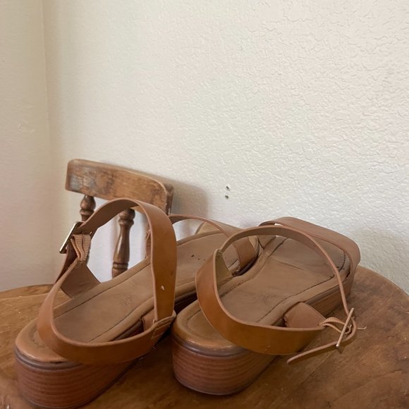 Brown micro platform sandal - Picture 3 of 4